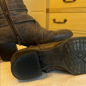 Natural Soul All Thru Comfort Rustic Brown Ankle Boots